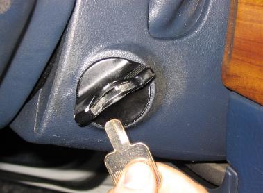 image of a car key broken off in the ignition lock
